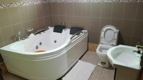 A &J Holiday Suites